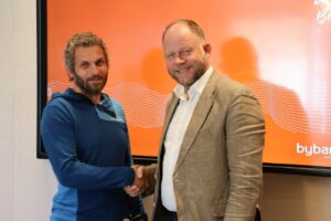 Eirik Løvaas og Geir Østerfeldt under oppstartsmøte for ny rammeavtale på entreprenørtjenester 21. august 2025.