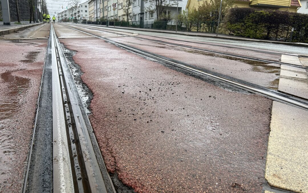 Nattarbeid: Ny asfalt over bybanesporet fra sideveier